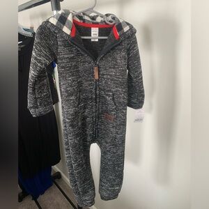 🆕 NWT Carter’s Hooded One Piece Jumpsuits - 24 months